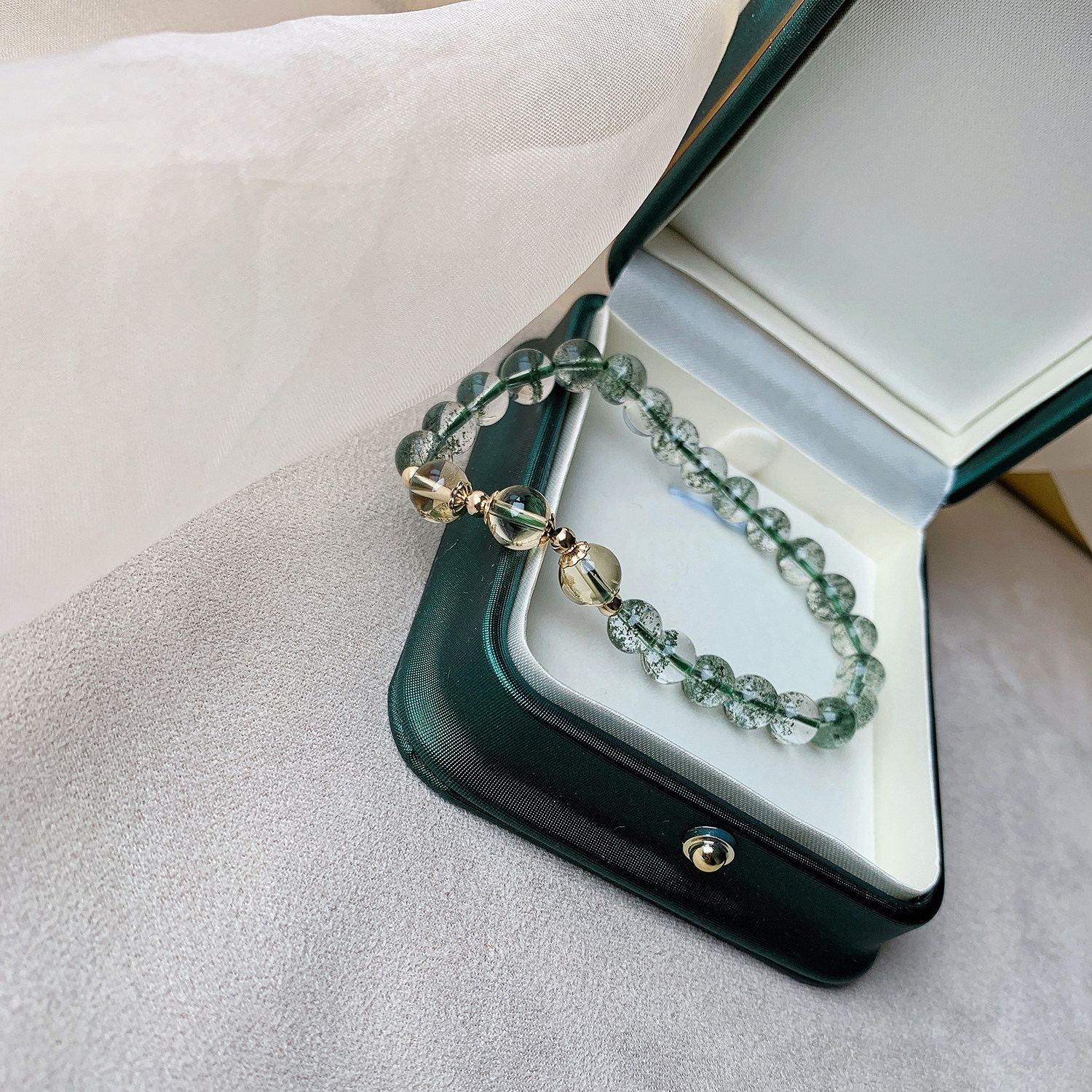 Ultra - high quality ultra - transparent green ghost bracelet female is small fresh - tier gift full of star string