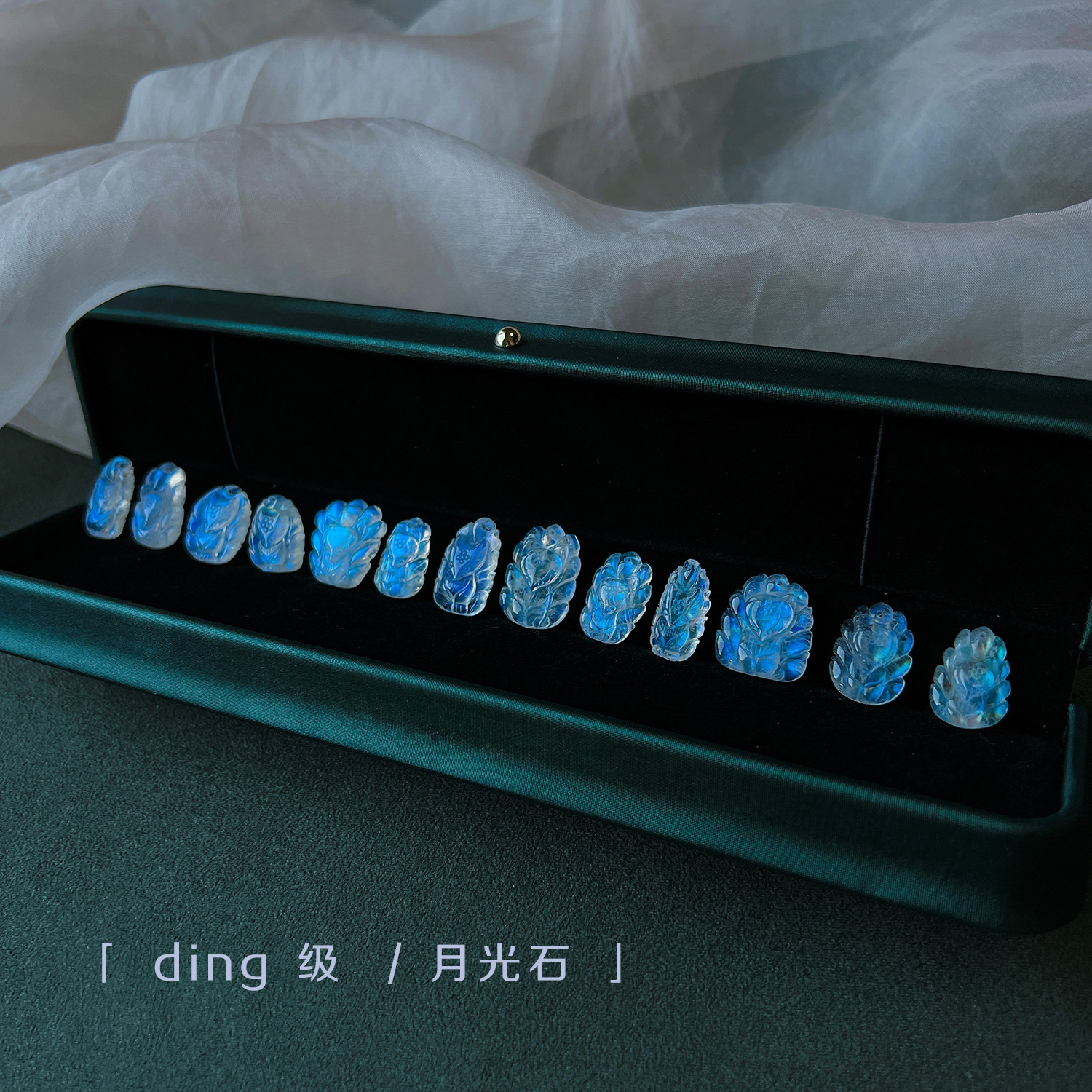 Small crowdrare only 23 ding-grade all blue color white moon light stone ice type glass body pendant necklace gift