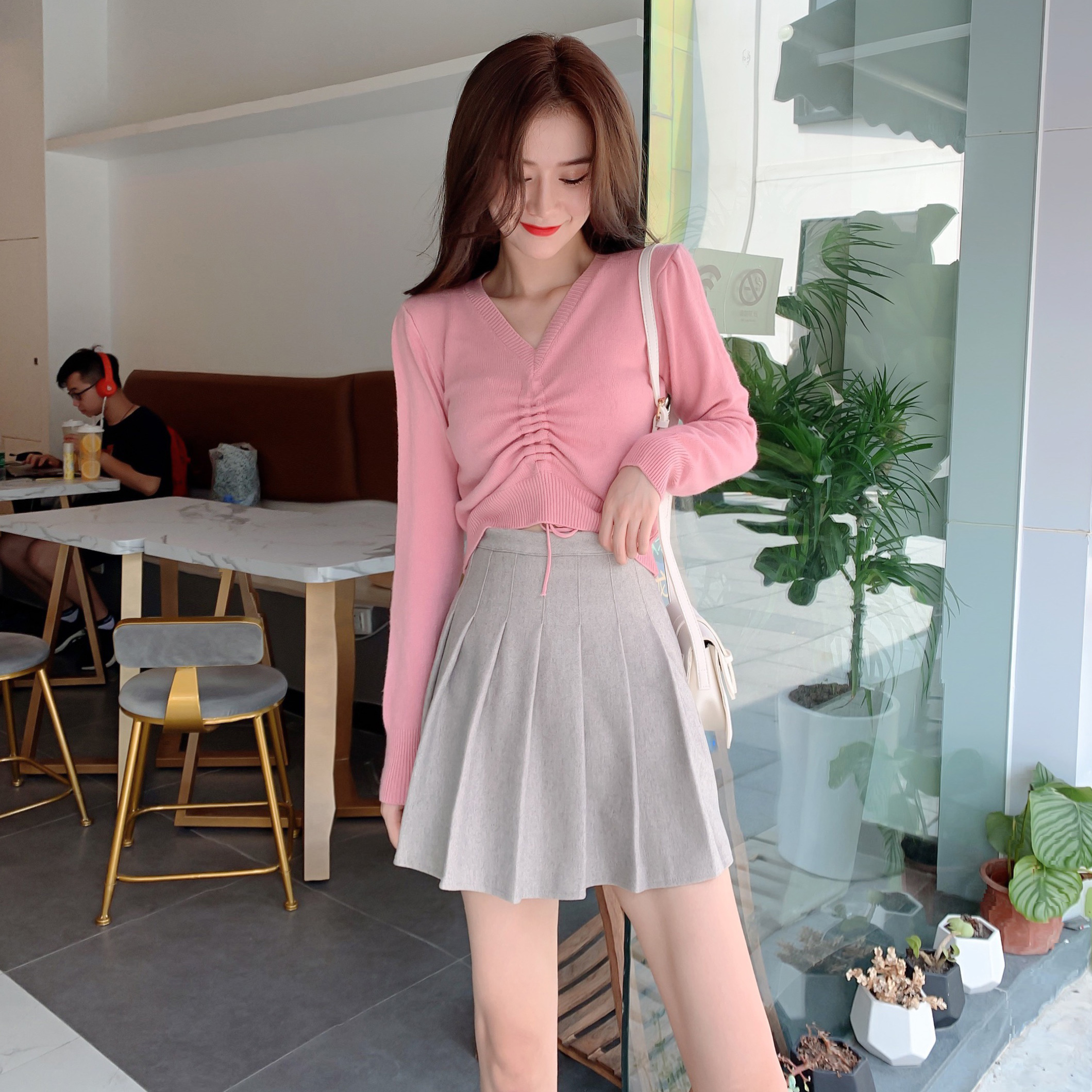 2020 đáy áo len mới cơ thể thuần màu đỏ trang trí mùa hè v-cổ phụ nữ mùa hè của knitshirt vẽ tay áo top rope ngắn