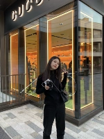 Черный свитер с молнией