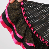 Розовая красная роза красные края