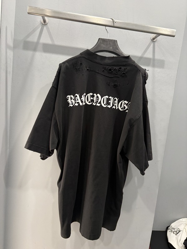 Balenciaga Men's T-Shirt Loose Fit