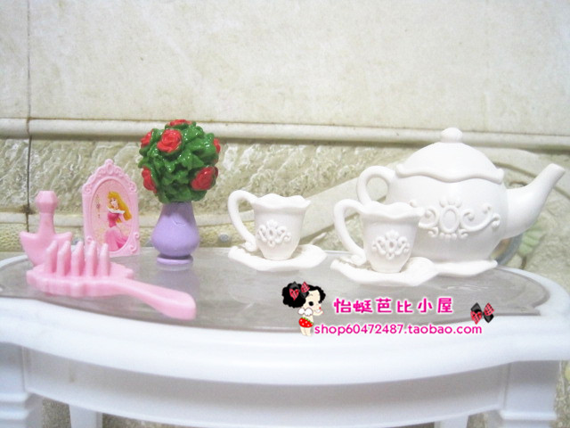 Chính hãng thay đổi túi váy phụ kiện búp bê 30 CM búp bê chơi nhà đồ chơi ấm trà 7 bộ bộ trang điểm cho bé