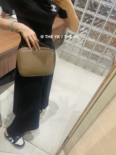 tc牛皮刺绣H化妆包洗漱包防水多隔层收纳包家用出差旅行包大容量