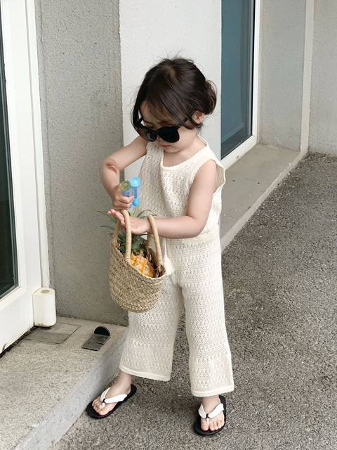 2023 summer Korean style girl children's thin section foreign style knitted suit hollow breathable vest wide-leg pants two-piece set