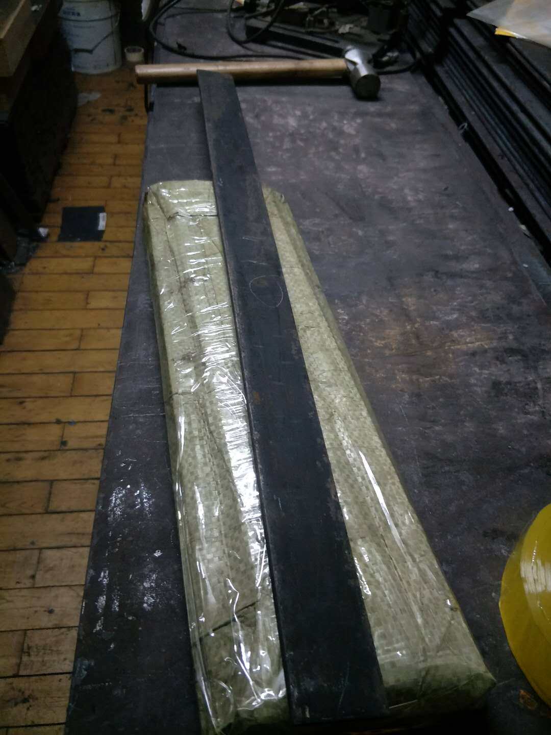 6 5mm Three-edge heat treatment electroslag furnace shaft bearing steel 52100 (GCr15) hardness 59-60 with oxide skin