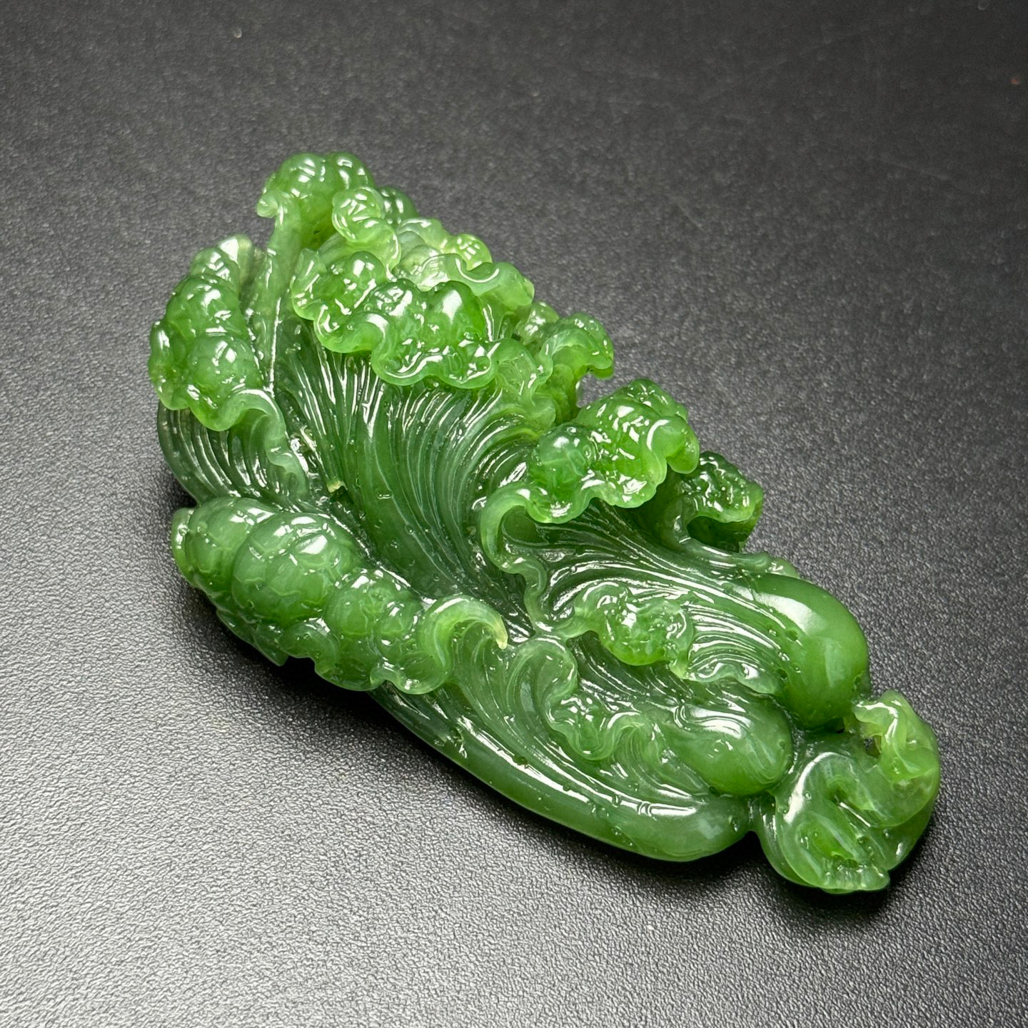 古玉收藏界的白菜盛宴：老和田玉碧玉白菜，你值得拥有！-笔搁