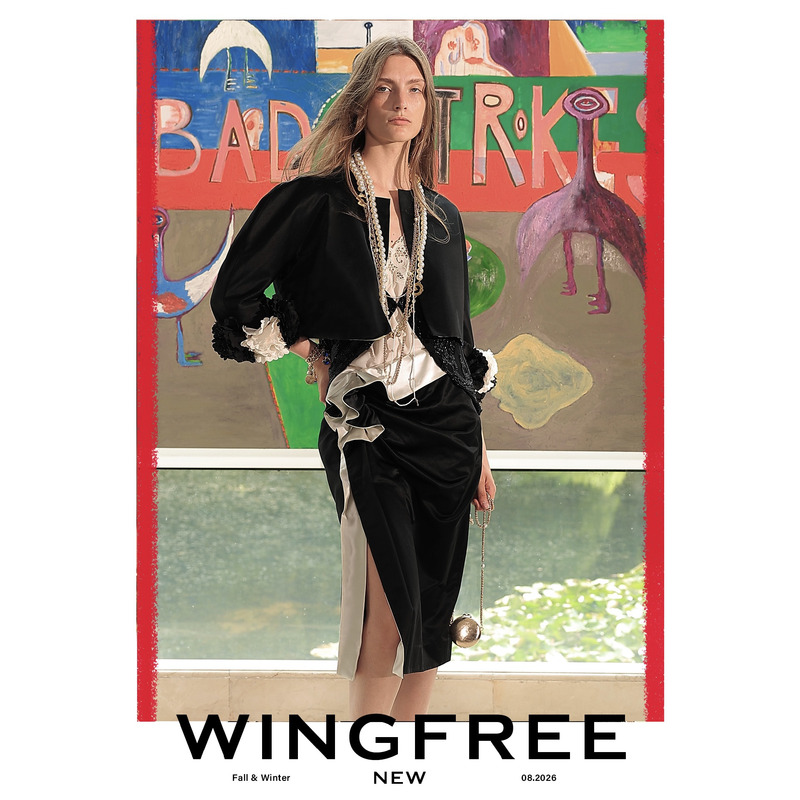 Wingfree Exclusive Floral Trendy Print Elegant Playful Versatile Reversible Short Jacket for Autumn