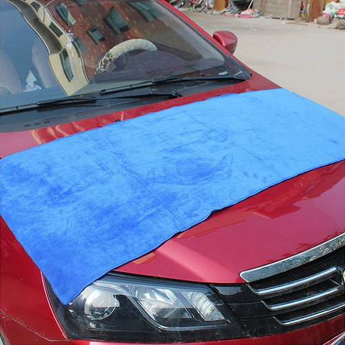 Большое утолщенное промывание автомобиля.