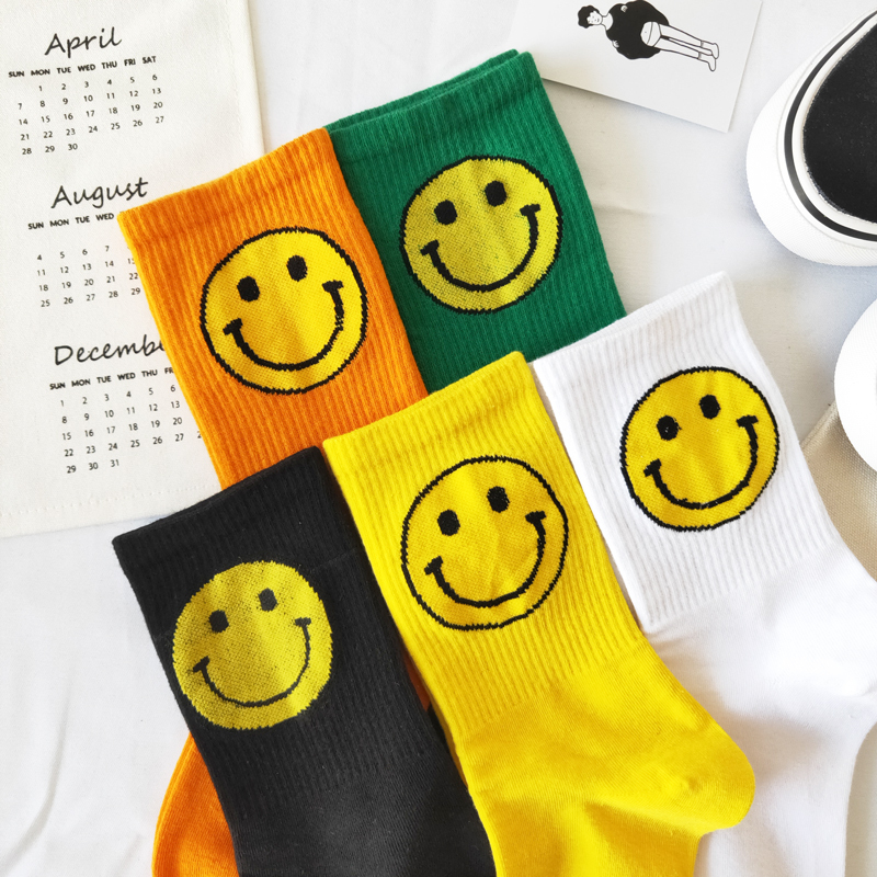 5 Pairs of Big Smiley Face Socks for Women, Black, White, and Yellow, Korean Mid-Calf Socks for Summer, Autumn, and Winter, Japanese Harajuku Style Long Socks