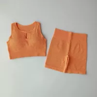 Бюстгалтер, шорты, V-образный вырез