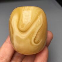 Xiaogui beeswax natural raw ore Russian milk coffee honey demon flower barrel beads clavicle beads beeswax pendant