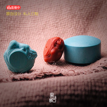 (Fruit Stone produced) high blue turquoise ten Wasi solid color persimmon red Sea style master carving 108 running ring