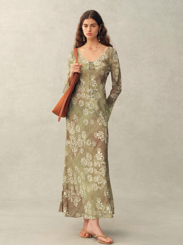 [Same Style as Yizhibeka] Fa Original 2026 Summer New Product V-Neck Printed Bias-Cut Long-Sleeve Dress