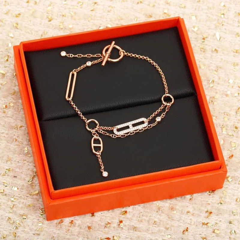 Copper Jewelry with a Light Luxury and Exquisite Niche Design, Double-Layered Tassel Letter Bracelet with Ot Clasp, Fashionable and High-End Design Hand Accessory