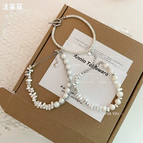 Брендовый небольшой дизайнерский браслет, ретро аксессуар ручной работы из жемчуга, тренд сезона, французский ретро стиль