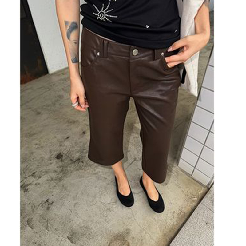 Bonheur Korean Retro Leather Pants for Women, New Autumn Style, Slim Fit, Slightly Flared Pu Leather Pants, Straight Casual Cropped Pants Bonheur Korean Retro Leather Pants for Women, New Autumn Style, Slim Fit, Slightly Flared Pu Leather Pants, Straight Casual Cropped Pants