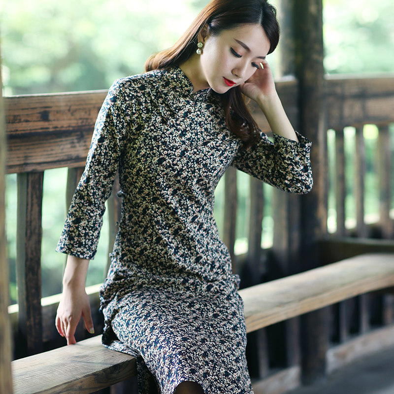 Junya qipao Improved version of the old Shanghai vintage The long version of elegant and elegant sashimi with long sleeves Classical wrapping skirt