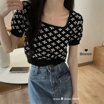 Printed square collar black short sleeve T-shirt Knitted Shirts Women 2022 New Summer Design Sensation Little Crowdwear