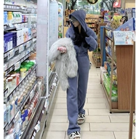 Синяя толстовка, штаны