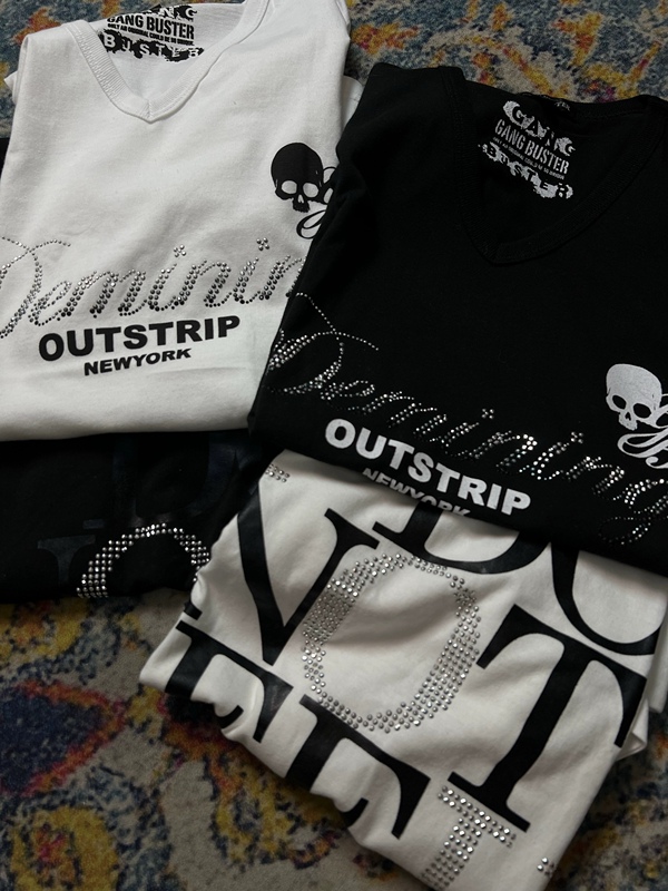 Export Japanese style visual culture rhinestone skull letter pure cotton slim fit V-neck short sleeve T-shirt for men and women.
