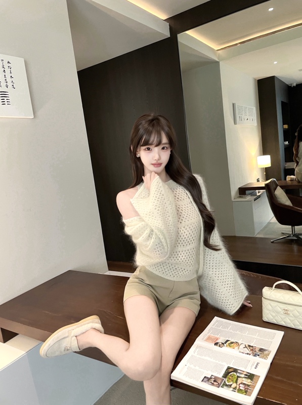 Ye Jia Nailah'Heartbeat Korean Girl' 100% Merino Wool Three-Color Skin-Friendly Fine Shimmer Hollow-Out Cardigan Vest for Women Winter