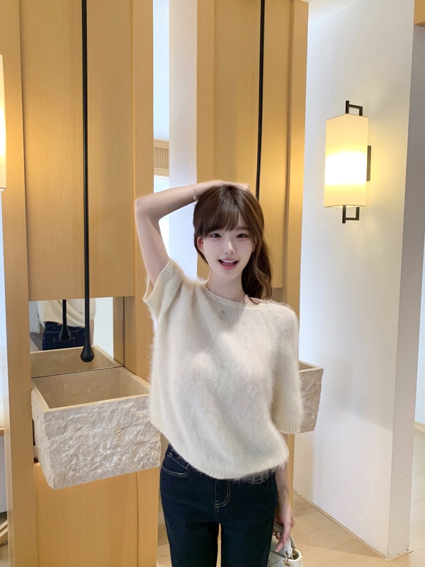 Ye Jia Nailah' Pudding Milk Rabbit'1Oo' 100% Sheep Wool Soft and Skin-Friendly Short-Sleeve Knit Sweater with Round Neck for Women, Short Style Ye Jia Nailah' Pudding Milk Rabbit'1Oo' 100% Sheep Wool Soft and Skin-Friendly Short-Sleeve Knit Sweater with Round Neck for Women, Short Style
