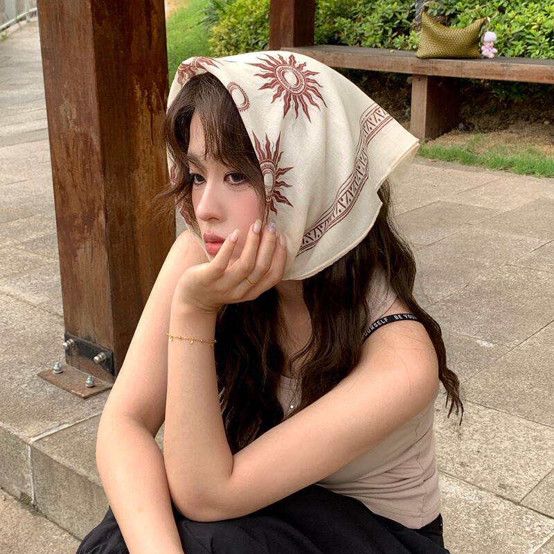 Ouyang Nana Style Retro Fashion Sunflower Headscarf for Women, Street Style Floral Turban Scarf, High-End Trendy Cool Square Scarf