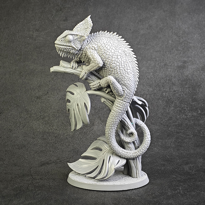 [Qulanshe] Color Changing Lizard Crown Chameleon Animal Hand Model Gk Resin Ornament White Model
