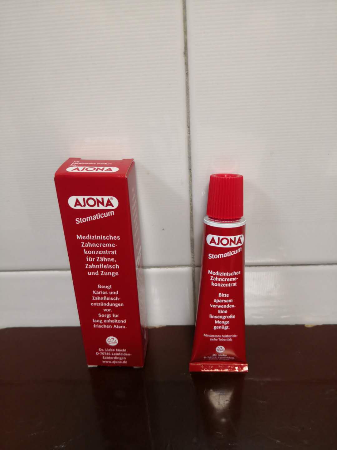 August 23, Germany AJONA small red tube toothpaste concentrated 25ml fluorine toothpaste