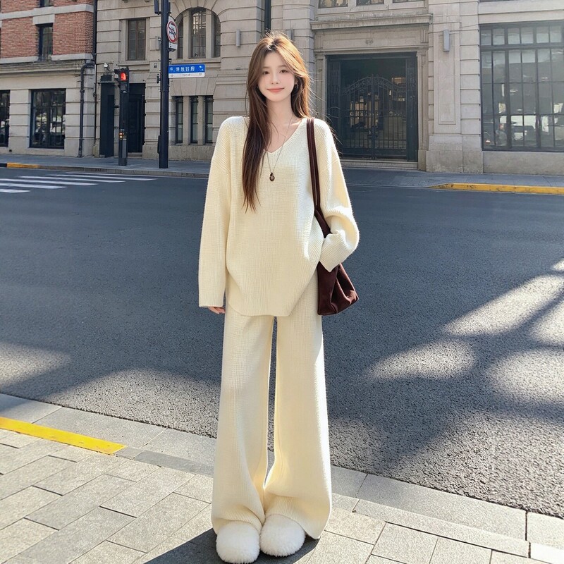 Salt-Style Sportswear Set for Women, Autumn Loose-Fitting Fashionable Age-Reducing Knit Top and Wide-Leg Pants Casual Two-Piece Set Trendy Salt-Style Sportswear Set for Women, Autumn Loose-Fitting Fashionable Age-Reducing Knit Top and Wide-Leg Pants Casual Two-Piece Set Trendy