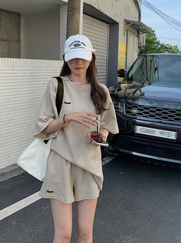 Waffle Sportswear Suit for Women, Summer Student Korean Style Loose, Lazy and Fashionable Short-Sleeved Shorts, Casual Two-Piece Set