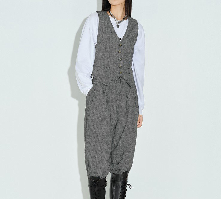 2021 autumn and winter new British retro suit vest women's short V-neck striped wool vest vest slim fit