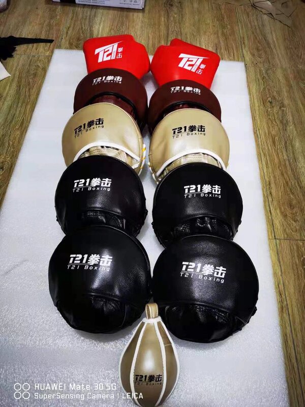 Genuine Leather Boxing Protective Gear, Handmade in Black and Red, for Boxing, Sanda, Martial Arts, Muay Thai Training, Small Hand Target Genuine Leather Boxing Protective Gear, Handmade in Black and Red, for Boxing, Sanda, Martial Arts, Muay Thai Training, Small Hand Target