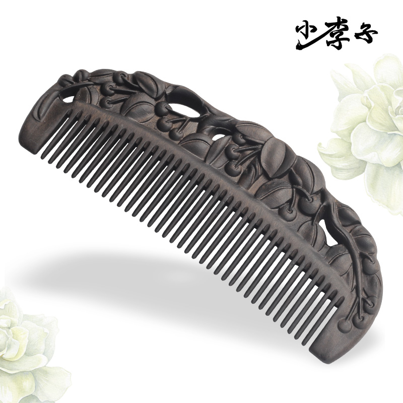 Antique black sandalwood Shen Guibao wood comb carved massage comb anti-scalp electrostatic comb send girlfriend wood comb