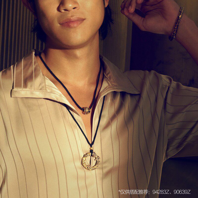 周生生古法黄金吊坠Ouroboros龙形衔尾蛇足金项链90639Z计价：国