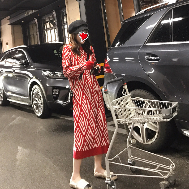 Maternity autumn dress 2022 net red new fashion trendy mother mid-length sweater skirt over the knee with a knitted skirt