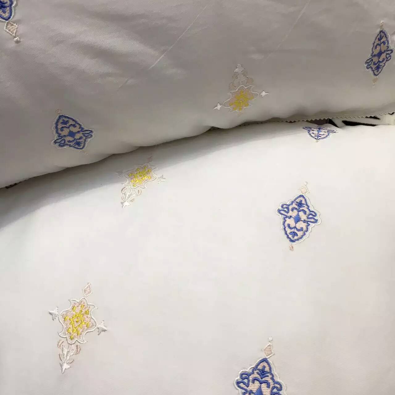 Ba chiều khách sạn năm sao gối lõi gối bông nhung gối lông gối thêu tutu - Gối gối ngủ văn phòng