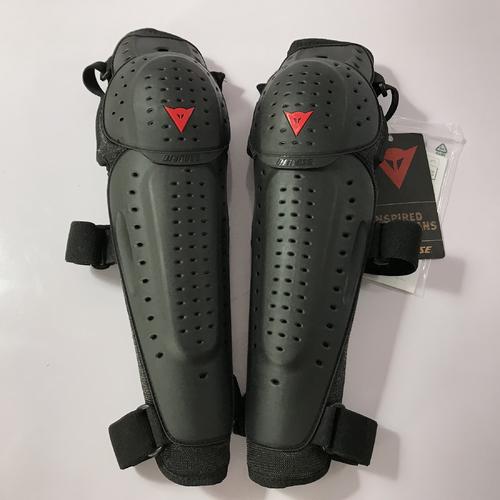 Spot Dainese Dennis Knee Pads and Elbow Pads Motorcycle Knee Pads are real in stock