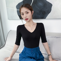 Black base shirt womens autumn and winter 2020 Western style v-neck versatile mid-sleeve slim top t-shirt three-point sleeve half sleeve