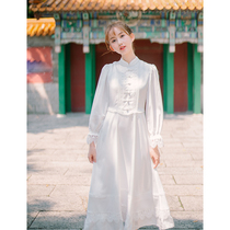  2021 autumn new Chinese retro Republic of China style satin slim cheongsam wedding wedding dress wedding dress travel photography