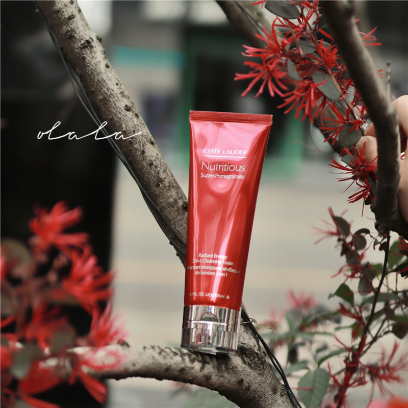 Bonded US elegant Poetry Landab Facial Milk Red Pomegranate Foam Washed face milk to dark and not dry 125ml