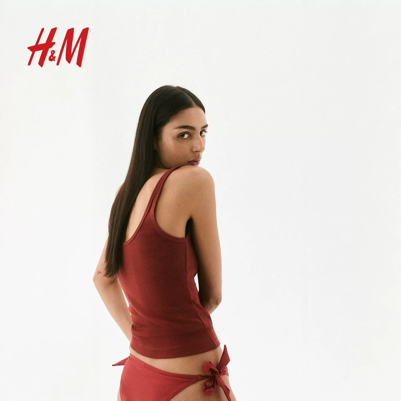 Пуховик H&M зимняя без рукавов для отдыха, 2025 год, городской стиль