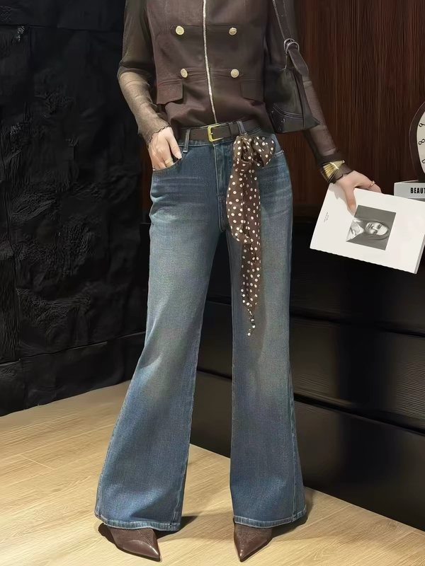 Yee European Station 2026 Autumn New Collection Designer Niche Style Vintage Old Money Straight-Leg Flared Jeans with Silk Scarf