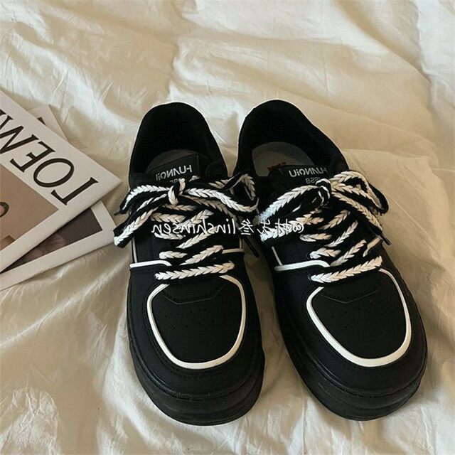 Women's Black Sneakers, Spring and Autumn 2026 New Style, Slimming, Versatile Casual Shoes, Korean Style Thick-Soled Height-Increasing Sneakers, Trendy Women's Shoes