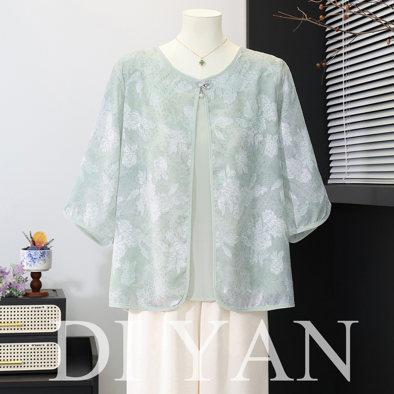 New Chinese-Style Summer Outfit for Moms, Printed Chiffon Top, Stylish Middle-Aged and Elderly Women's Summer Blouse Two-Piece Set
