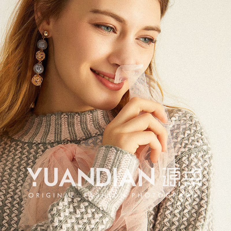 Taobao women's clothing photography clothing photography coat photography Sweater photography European and American style cashmere coat photography