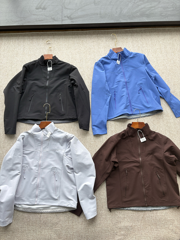 M8 Stand-Up Collar Softshell Jacket, Windproof, Splash-Proof, Breathable, Wear-Resistant, Suitable for Outdoor Hiking