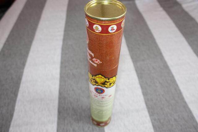 Tibetan Newood Tibetan incense Pure Natural Swallow Village Swallow the Holy Fragrant Large Cylinder Artisanal line fragrant full RMB150