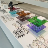 Новая полка для оптического магазина, стойка для размещения, белая твердая древесина, акрил, выставочный прилавок Nakajima, декоративный реквизит